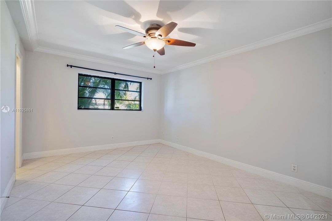 Recently Sold: $229,000 (2 beds, 2 baths, 1250 Square Feet)