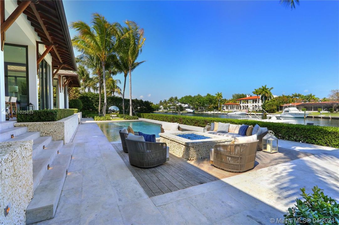 Recently Sold: $16,500,000 (6 beds, 7 baths, 7518 Square Feet)