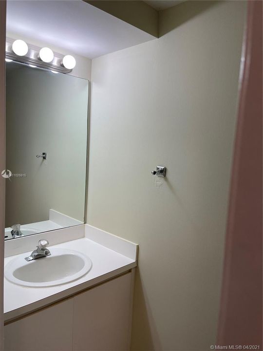 Недавно арендовано: $2,450 (3 спален, 2 ванн, 1666 Квадратных фут)