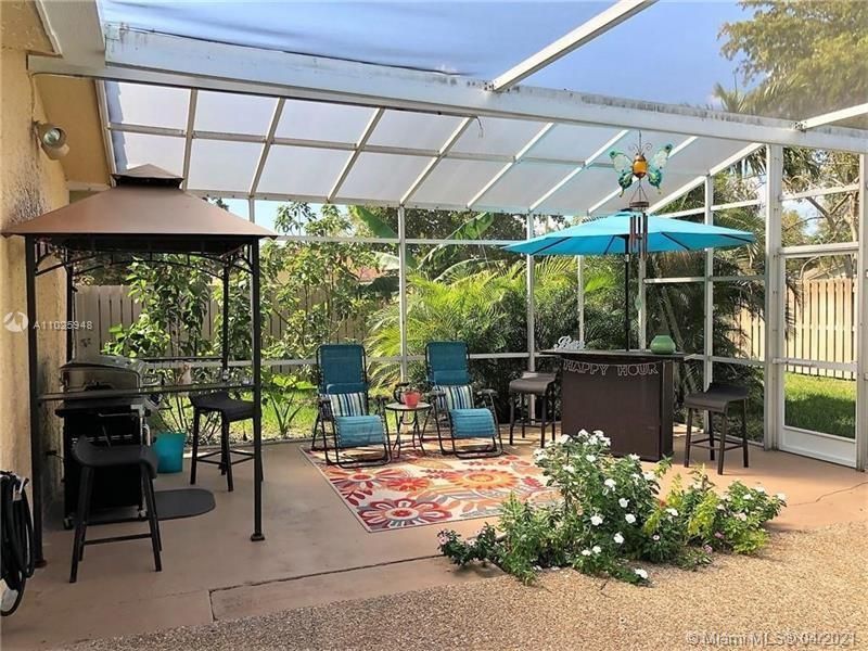 Recently Sold: $500,000 (4 beds, 2 baths, 1903 Square Feet)