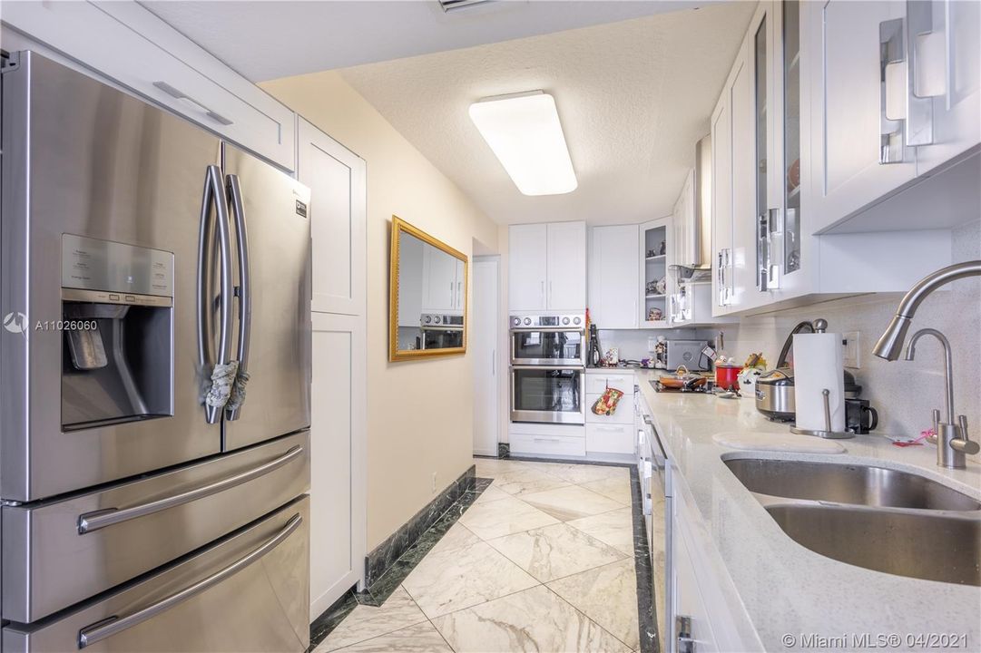 Recently Sold: $1,149,000 (2 beds, 2 baths, 2400 Square Feet)