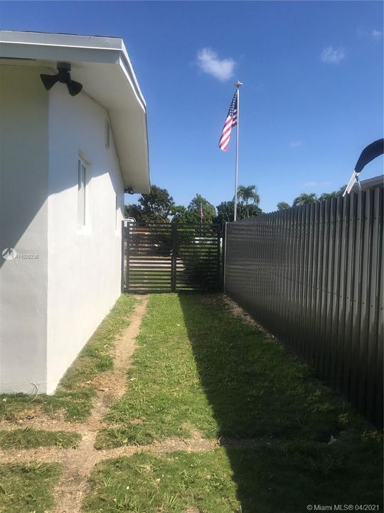 最近租的: $3,900 (5 贝兹, 3 浴室, 1629 平方英尺)