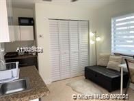 Recently Rented: $1,200 (1 beds, 1 baths, 1510 Square Feet)
