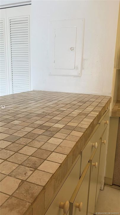 Recently Rented: $1,200 (1 beds, 1 baths, 680 Square Feet)