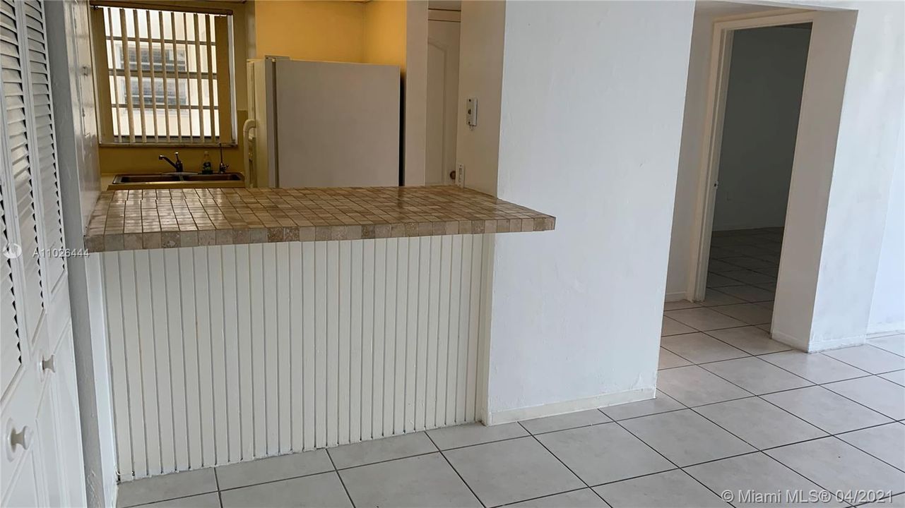 Recently Rented: $1,200 (1 beds, 1 baths, 680 Square Feet)