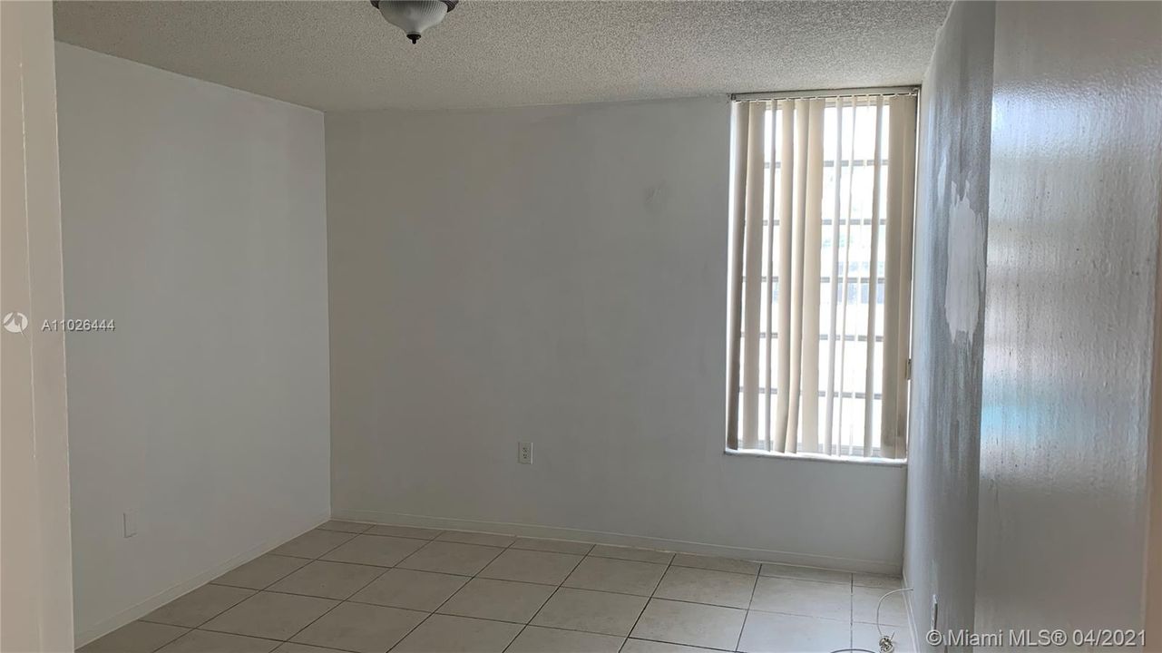 Recently Rented: $1,200 (1 beds, 1 baths, 680 Square Feet)