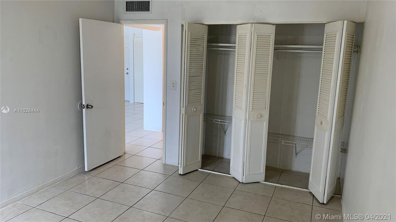 Recently Rented: $1,200 (1 beds, 1 baths, 680 Square Feet)