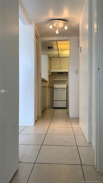 Recently Rented: $1,200 (1 beds, 1 baths, 680 Square Feet)