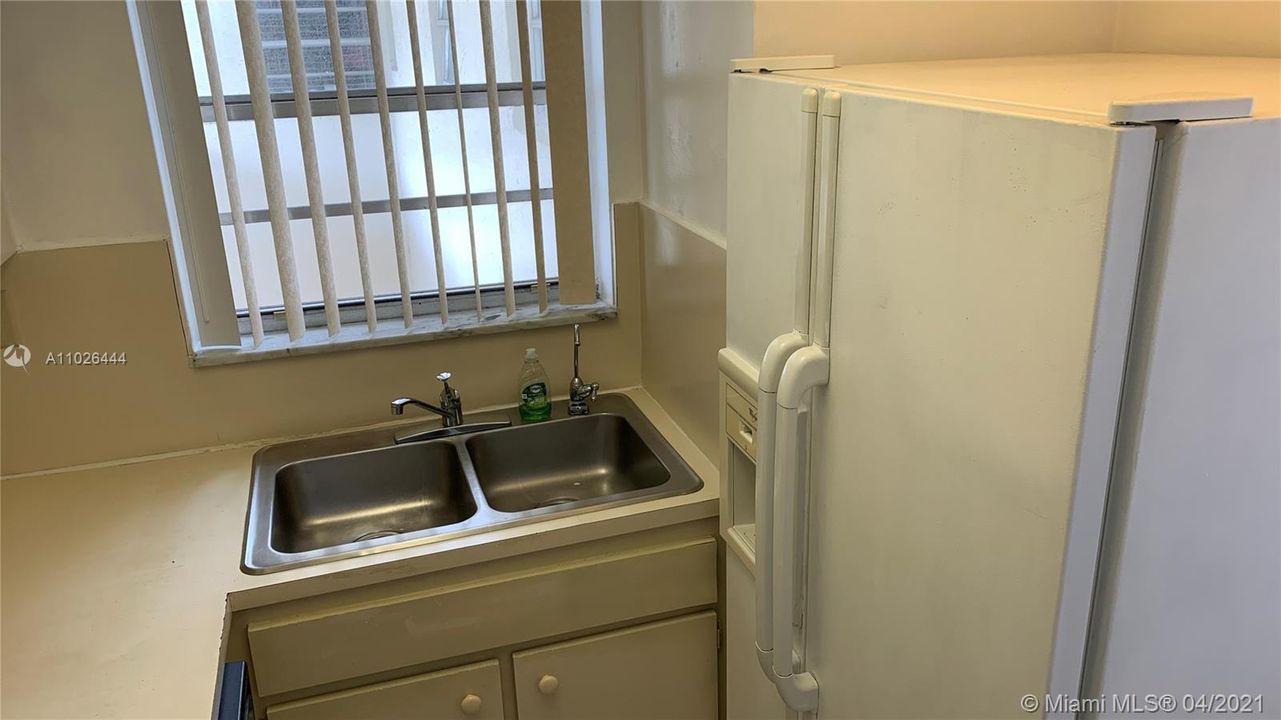 Recently Rented: $1,200 (1 beds, 1 baths, 680 Square Feet)