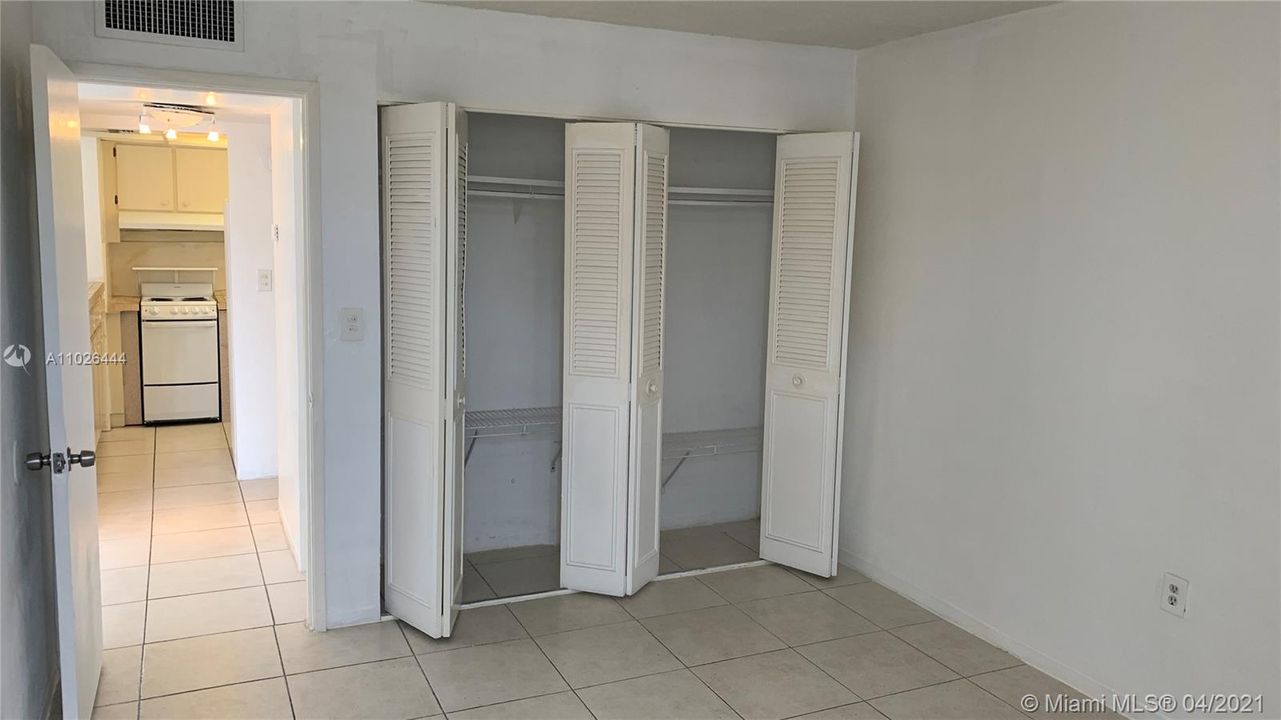 Recently Rented: $1,200 (1 beds, 1 baths, 680 Square Feet)