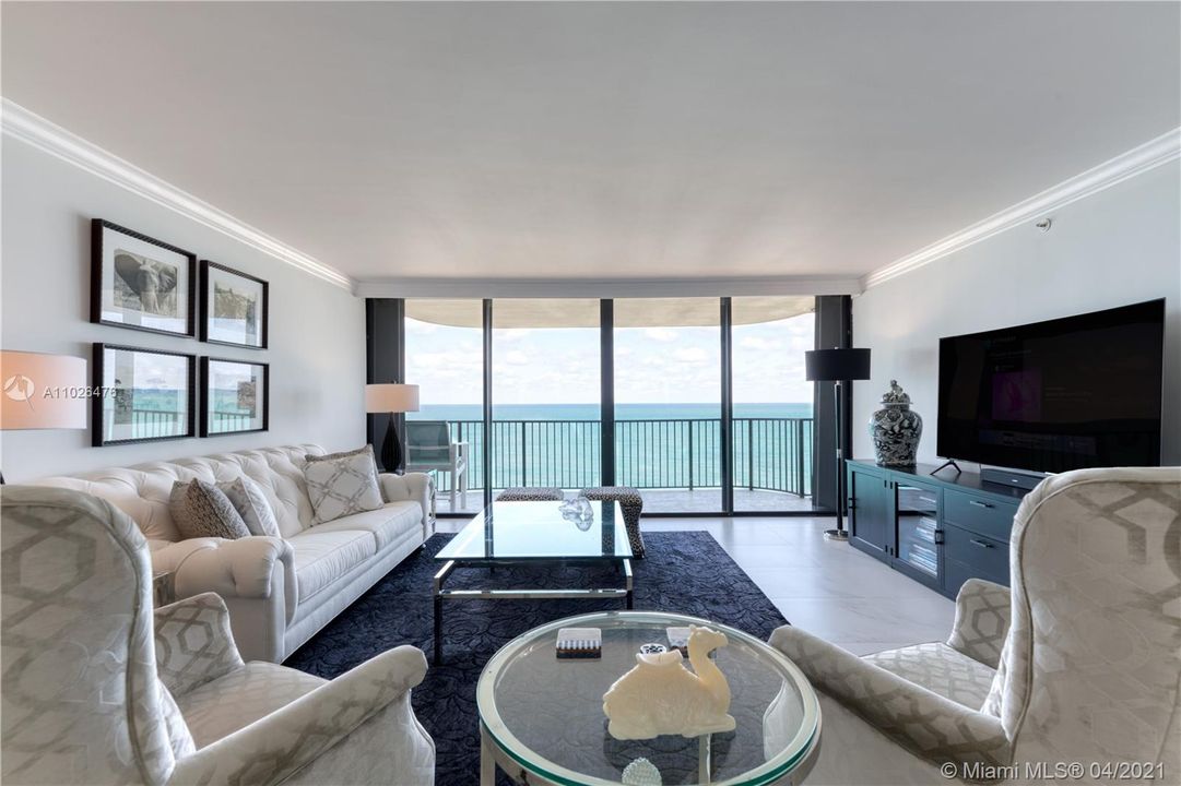 Recently Sold: $1,495,000 (3 beds, 2 baths, 1800 Square Feet)