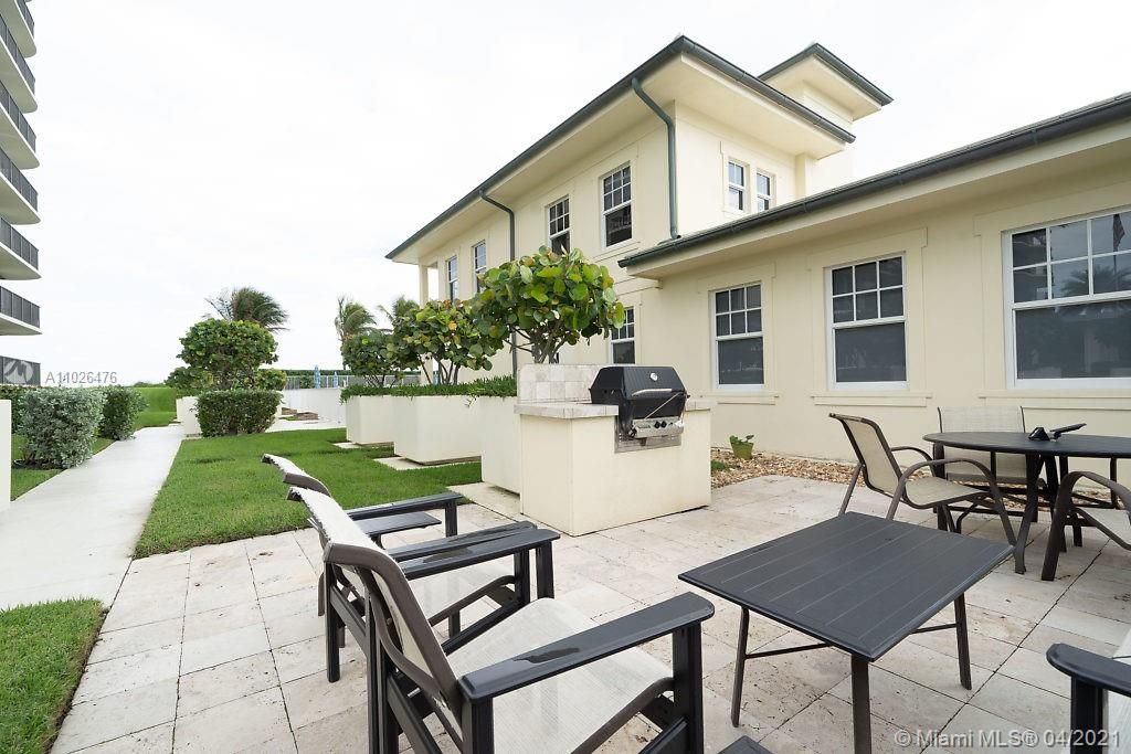 Recently Sold: $1,495,000 (3 beds, 2 baths, 1800 Square Feet)