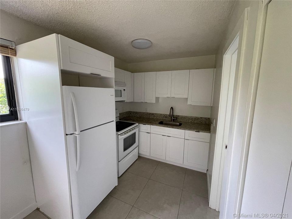 Recently Rented: $950 (0 beds, 1 baths, 2892 Square Feet)