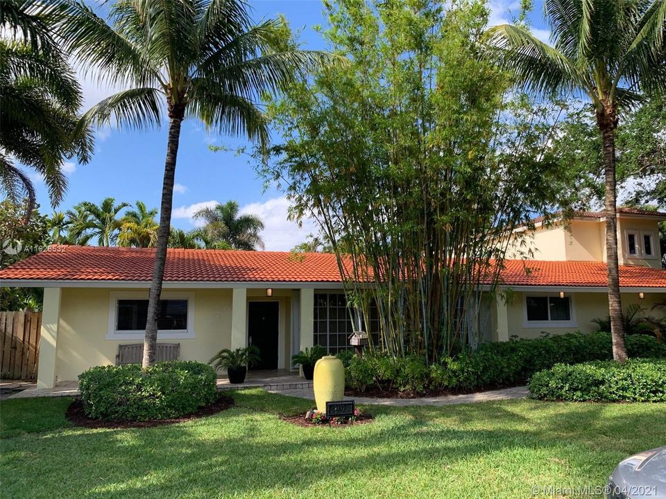 Recently Sold: $1,195,000 (4 beds, 3 baths, 2417 Square Feet)