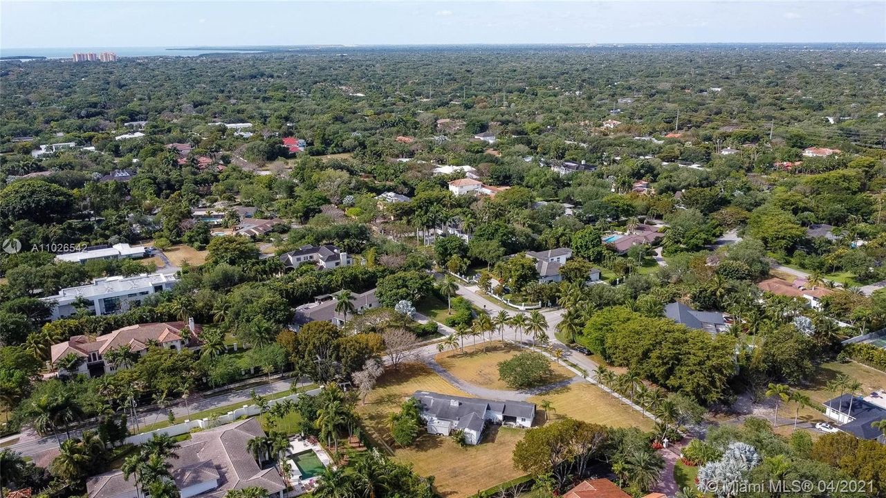 最近售出: $1,595,000 (0.88 acres)