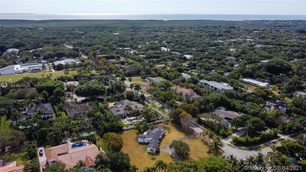 最近售出: $1,595,000 (0.88 acres)