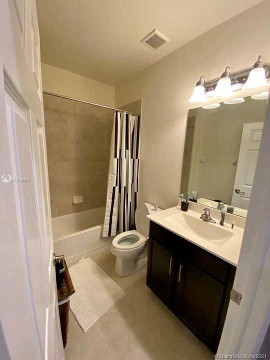 Недавно арендовано: $3,000 (4 спален, 3 ванн, 1892 Квадратных фут)