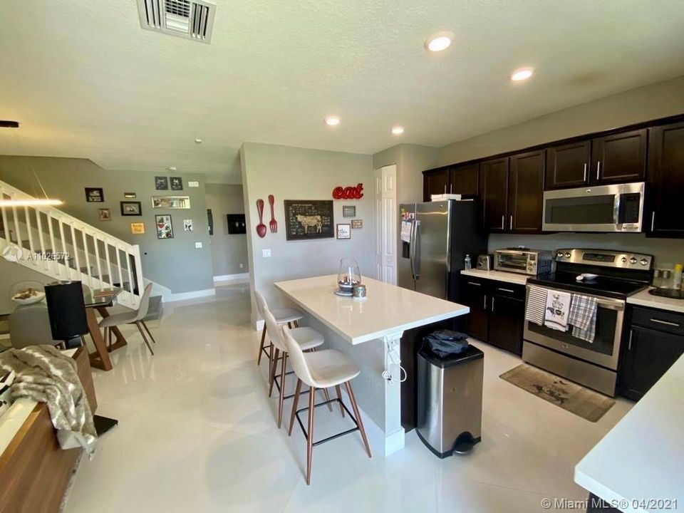 Недавно арендовано: $3,000 (4 спален, 3 ванн, 1892 Квадратных фут)