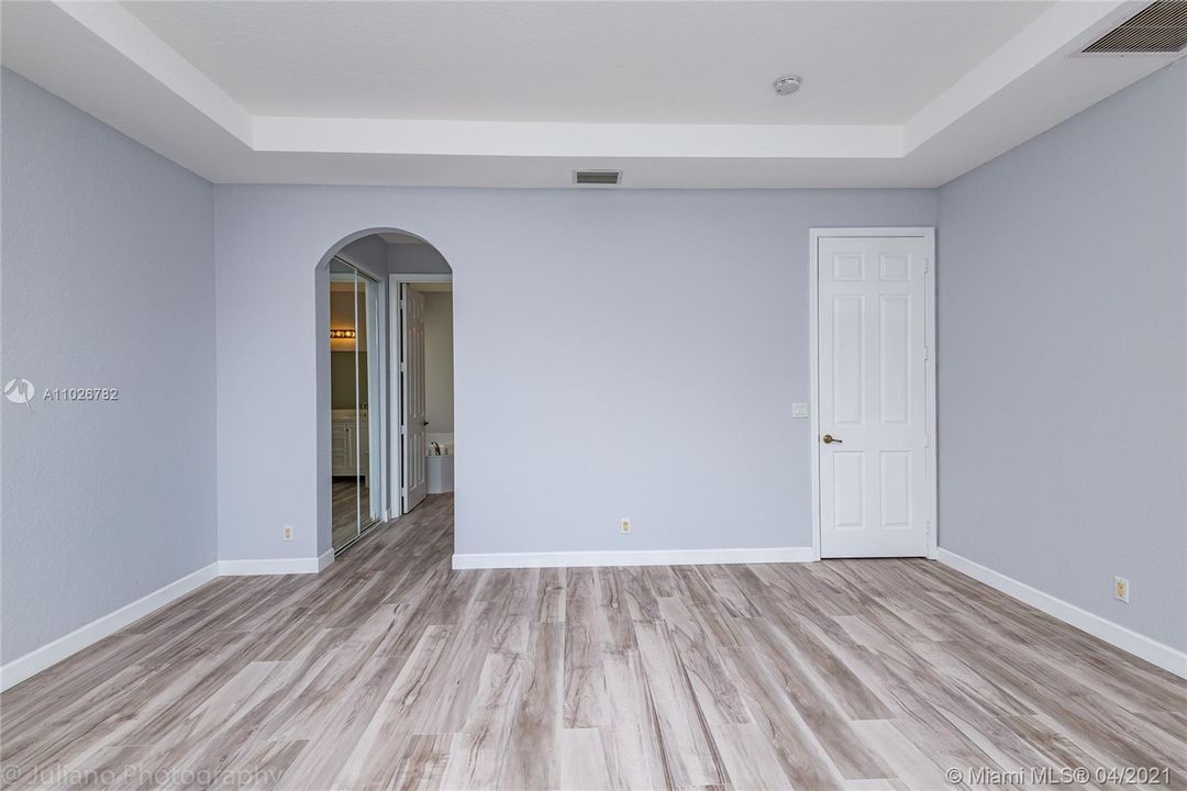 Vendido Recientemente: $397,000 (3 camas, 2 baños, 1941 Pies cuadrados)