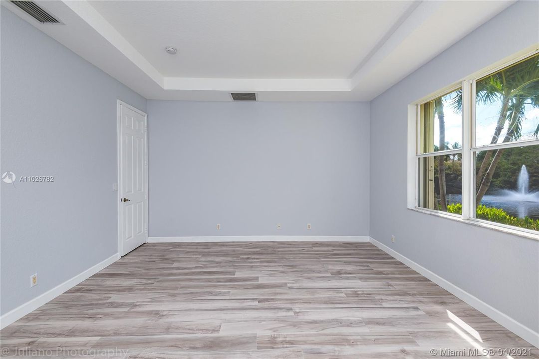 Vendido Recientemente: $397,000 (3 camas, 2 baños, 1941 Pies cuadrados)