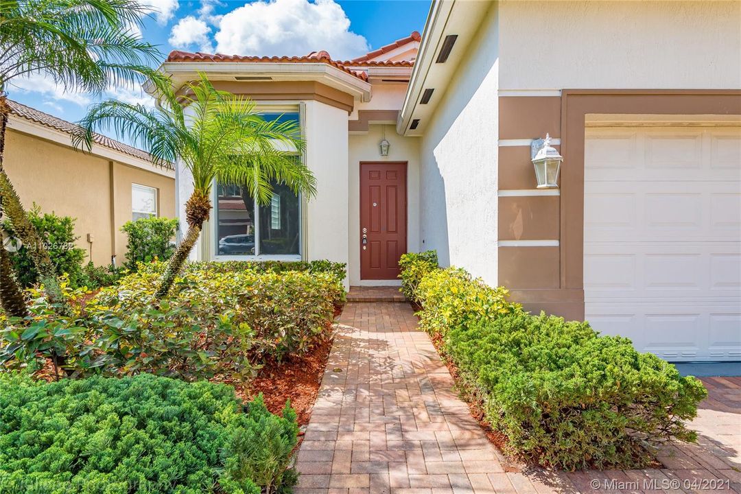 Vendido Recientemente: $397,000 (3 camas, 2 baños, 1941 Pies cuadrados)