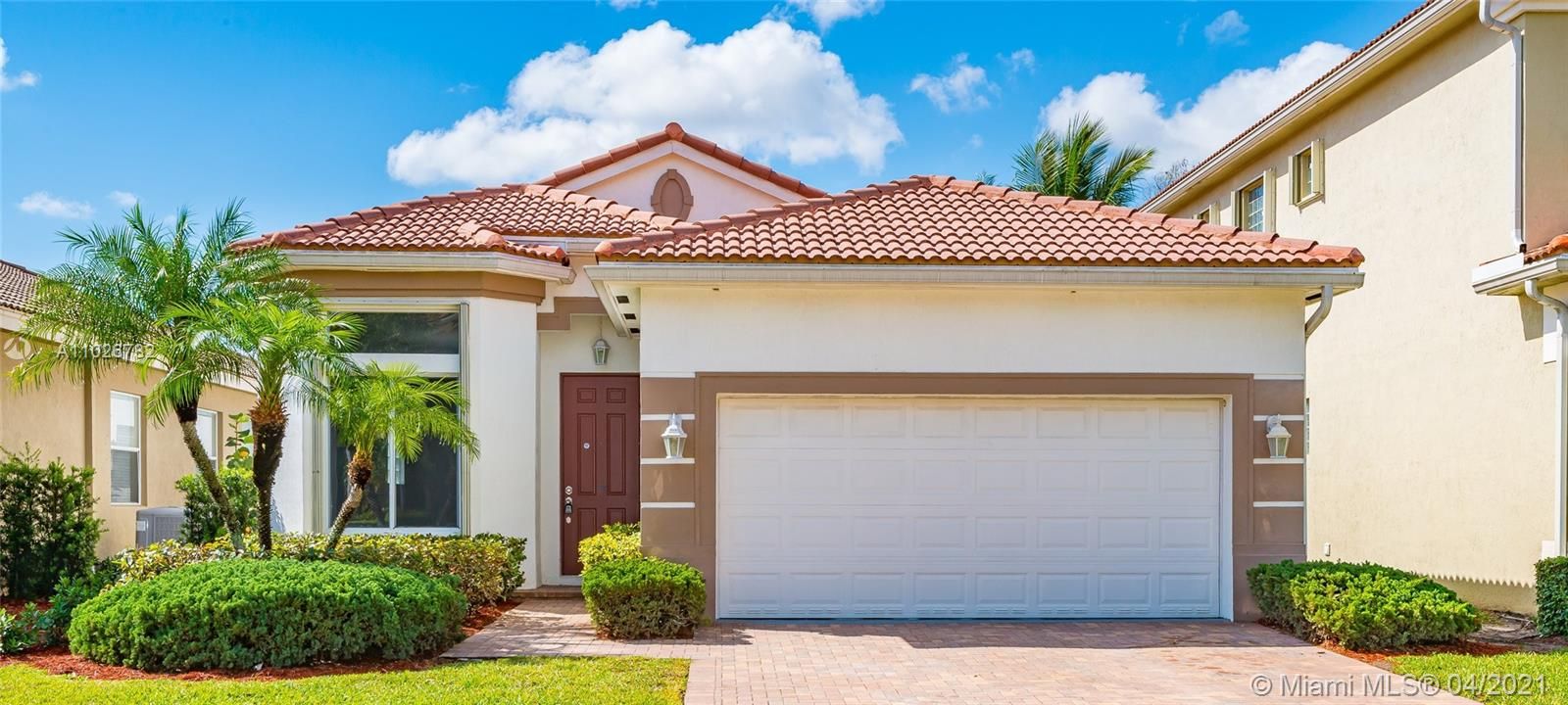 Vendido Recientemente: $397,000 (3 camas, 2 baños, 1941 Pies cuadrados)