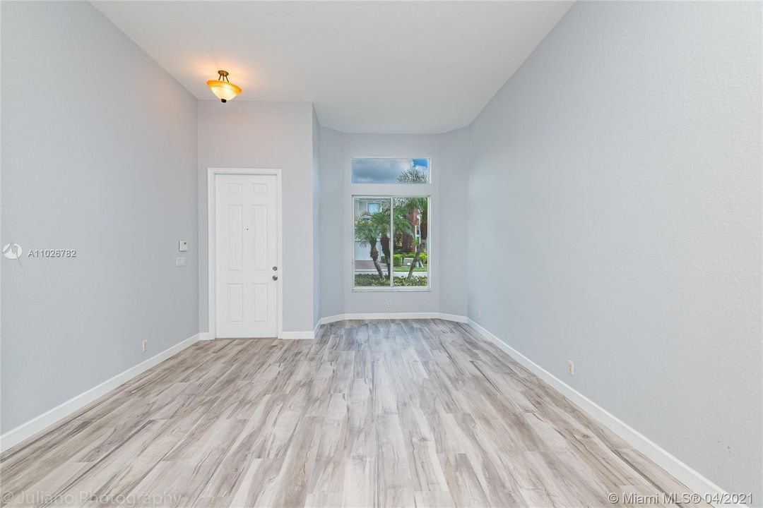 Vendido Recientemente: $397,000 (3 camas, 2 baños, 1941 Pies cuadrados)