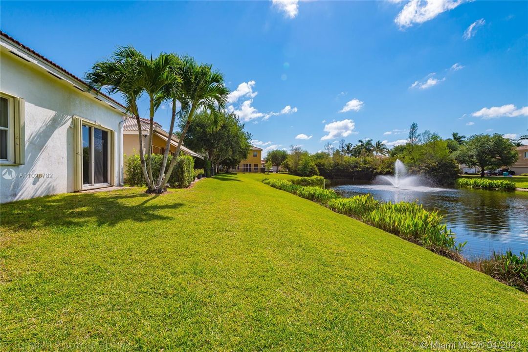 Vendido Recientemente: $397,000 (3 camas, 2 baños, 1941 Pies cuadrados)