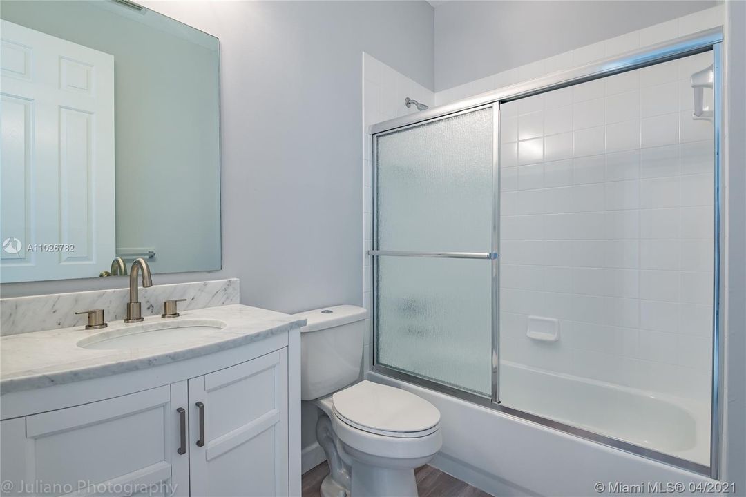 Vendido Recientemente: $397,000 (3 camas, 2 baños, 1941 Pies cuadrados)