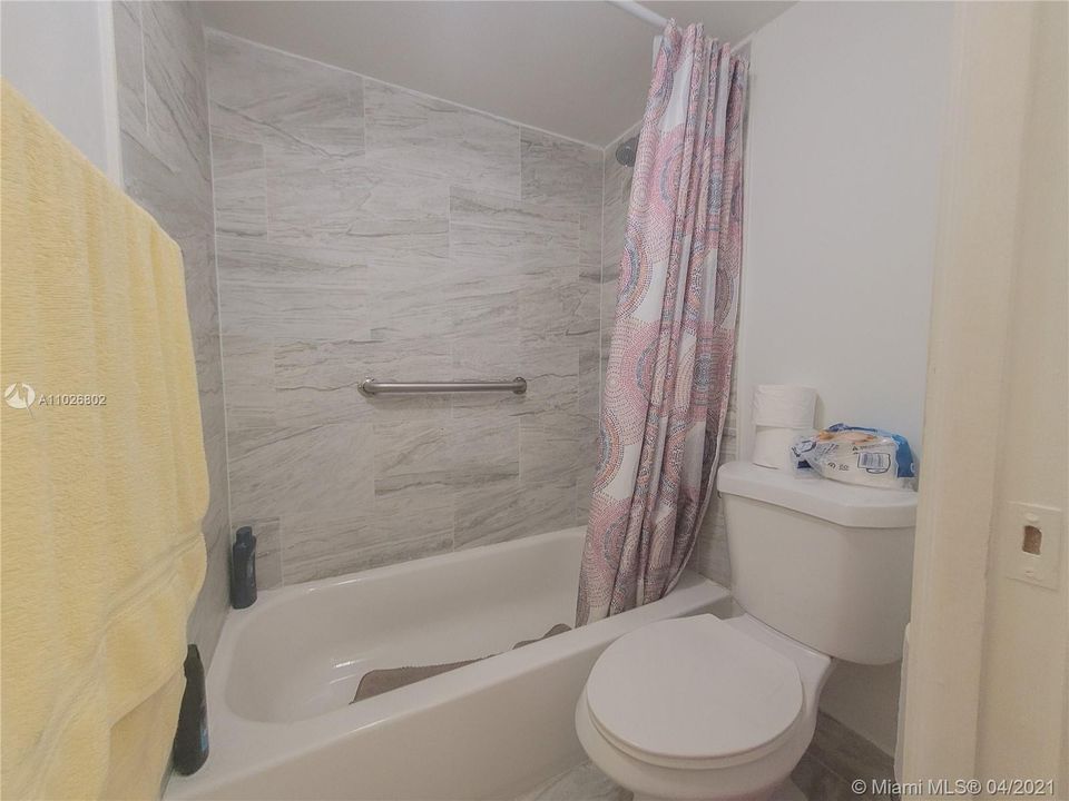 最近售出: $209,000 (2 贝兹, 2 浴室, 1032 平方英尺)