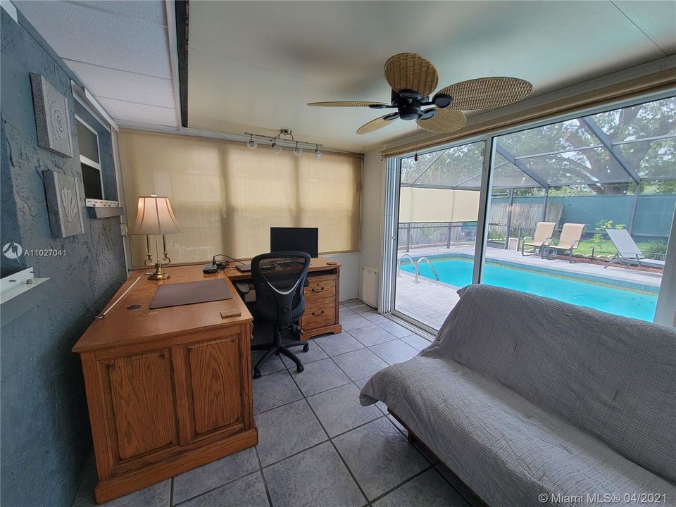 Recently Sold: $405,000 (4 beds, 2 baths, 1650 Square Feet)