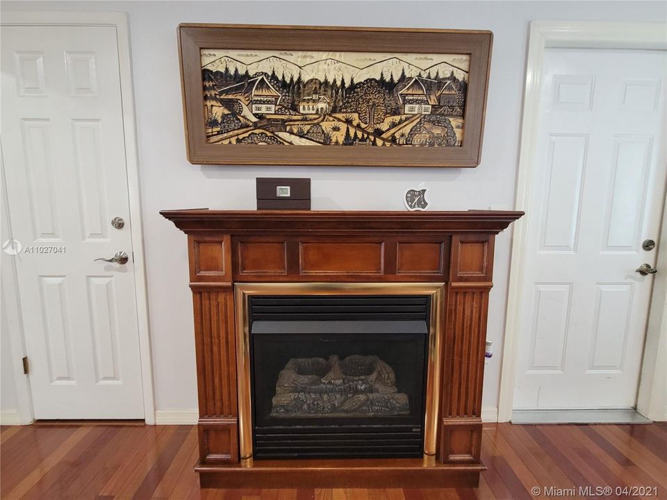 Recently Sold: $405,000 (4 beds, 2 baths, 1650 Square Feet)