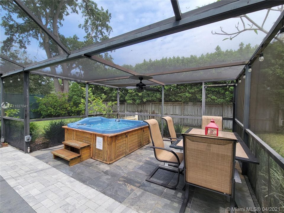 Recently Sold: $405,000 (4 beds, 2 baths, 1650 Square Feet)