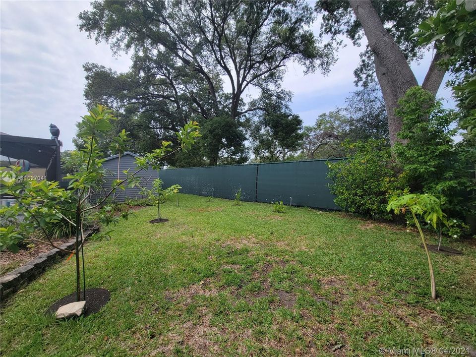 Recently Sold: $405,000 (4 beds, 2 baths, 1650 Square Feet)