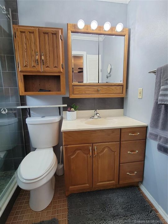Recently Sold: $405,000 (4 beds, 2 baths, 1650 Square Feet)