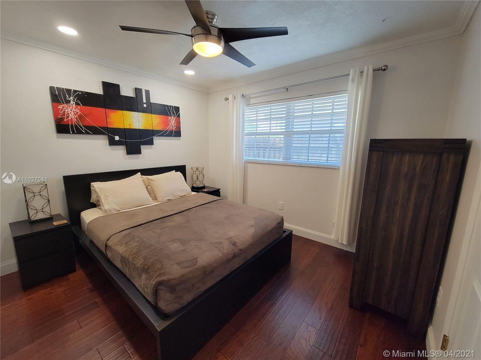 Recently Sold: $405,000 (4 beds, 2 baths, 1650 Square Feet)