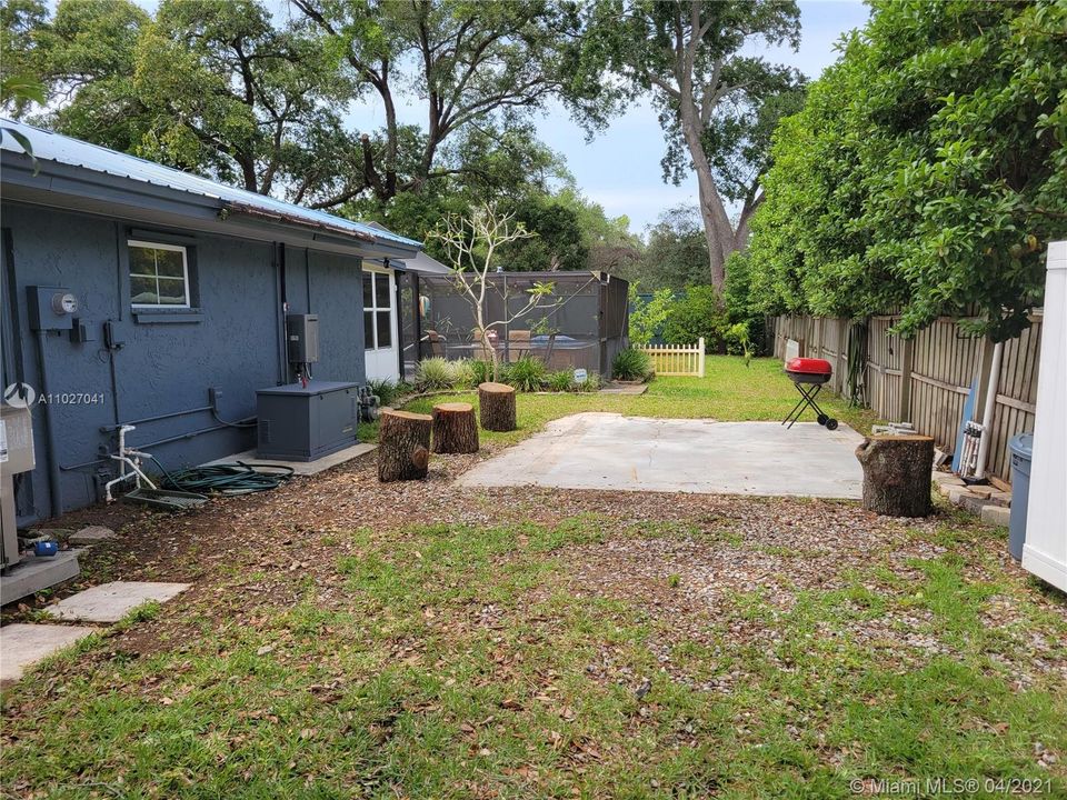 Recently Sold: $405,000 (4 beds, 2 baths, 1650 Square Feet)