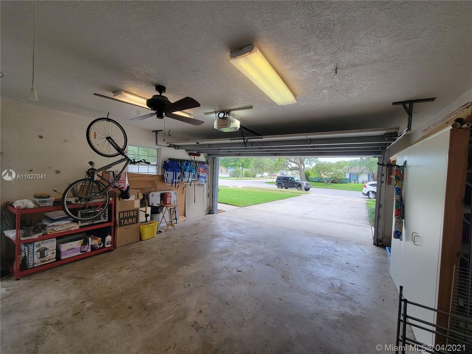 Recently Sold: $405,000 (4 beds, 2 baths, 1650 Square Feet)