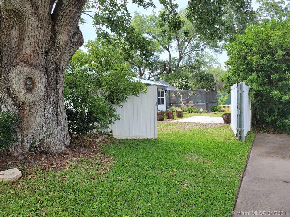 Recently Sold: $405,000 (4 beds, 2 baths, 1650 Square Feet)