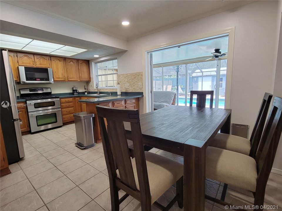 Recently Sold: $405,000 (4 beds, 2 baths, 1650 Square Feet)