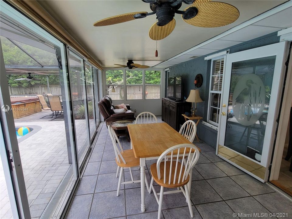 Recently Sold: $405,000 (4 beds, 2 baths, 1650 Square Feet)