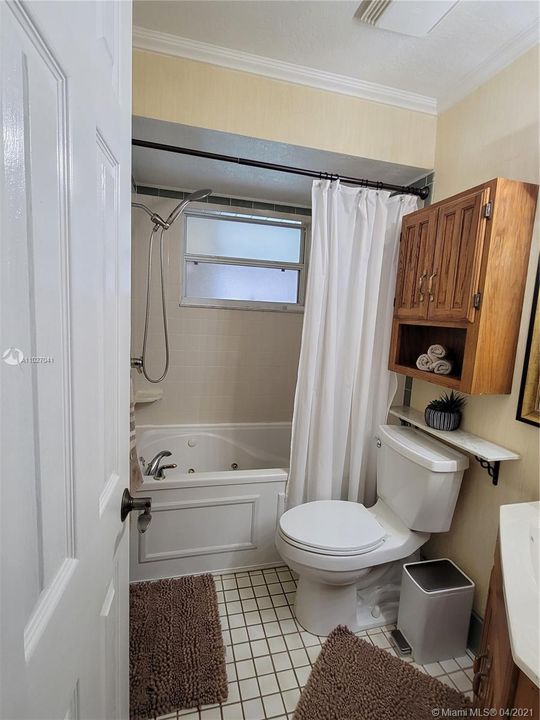 Recently Sold: $405,000 (4 beds, 2 baths, 1650 Square Feet)