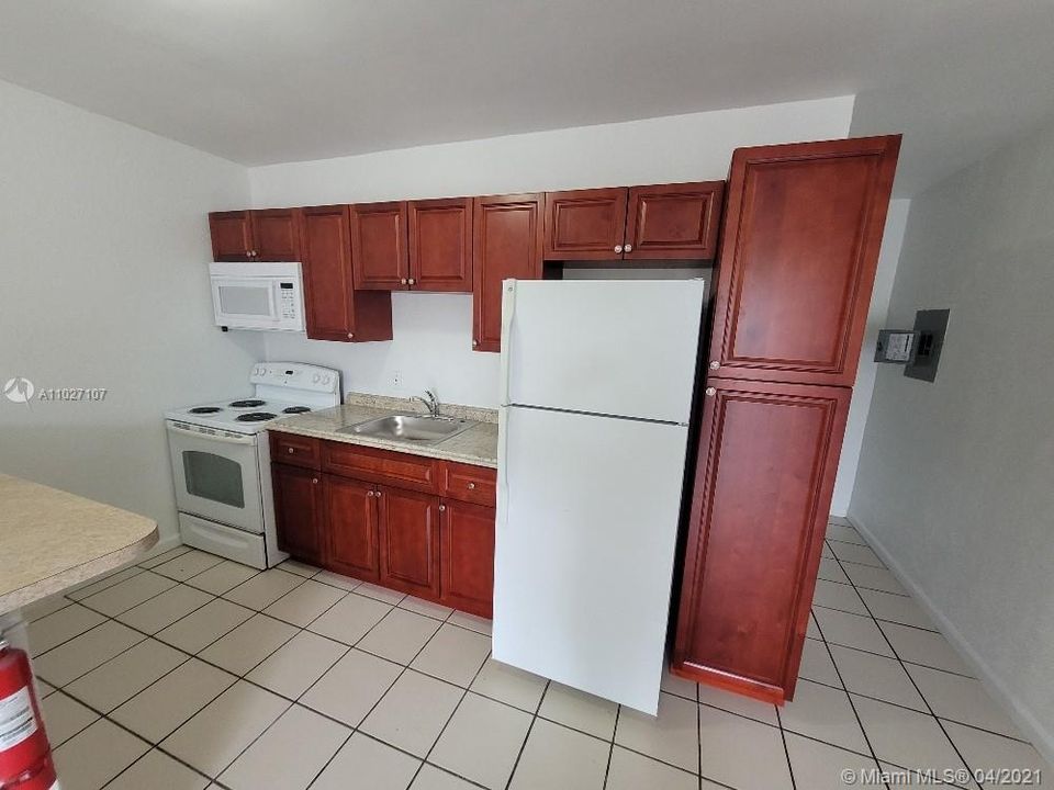 Recently Rented: $900 (1 beds, 1 baths, 0 Square Feet)