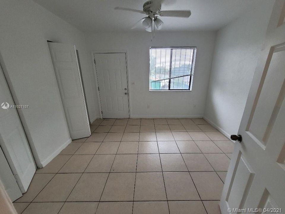 Recently Rented: $900 (1 beds, 1 baths, 0 Square Feet)