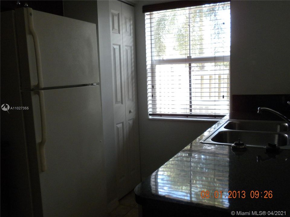 Recently Rented: $1,850 (2 beds, 2 baths, 1410 Square Feet)