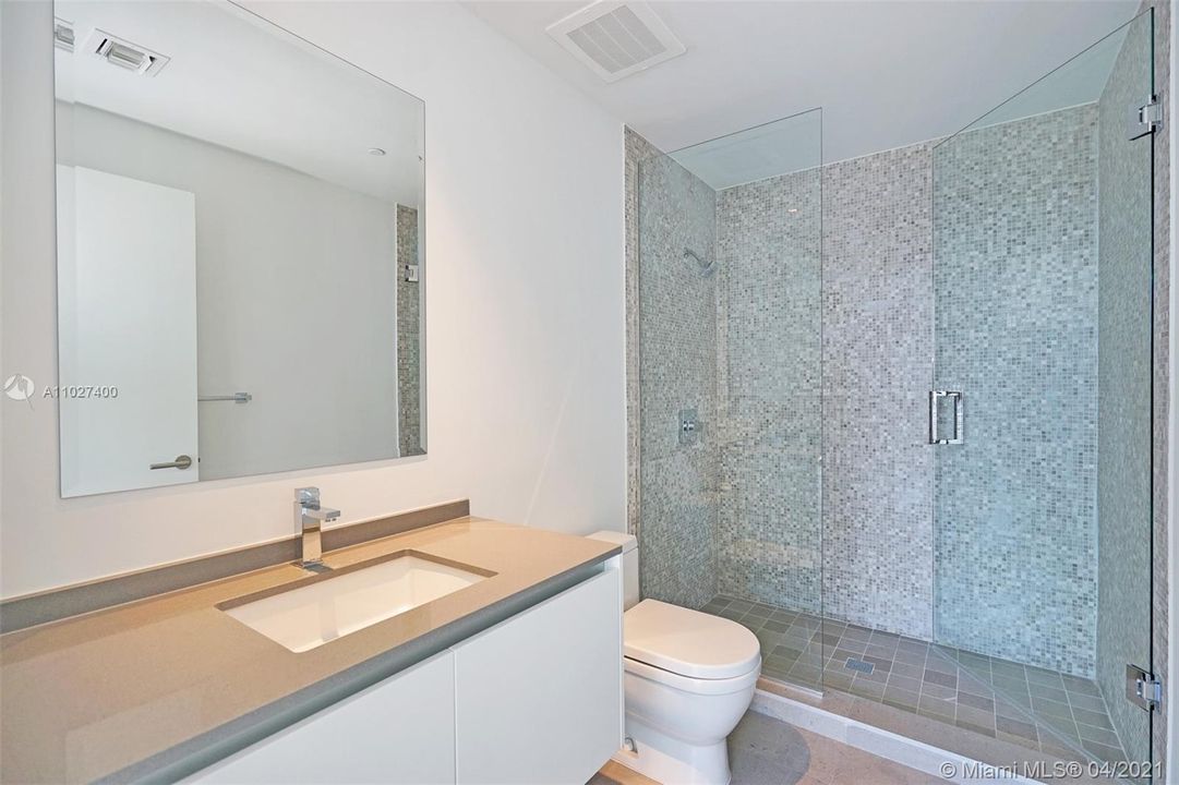最近租的: $5,000 (2 贝兹, 2 浴室, 1392 平方英尺)
