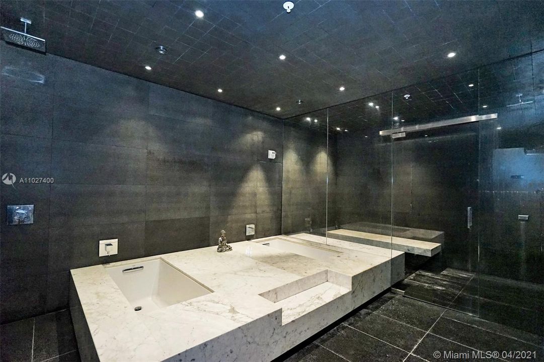 最近租的: $5,000 (2 贝兹, 2 浴室, 1392 平方英尺)