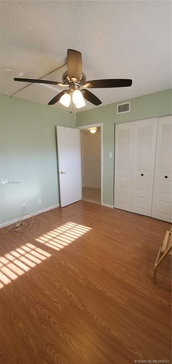 Recently Sold: $76,000 (2 beds, 2 baths, 990 Square Feet)