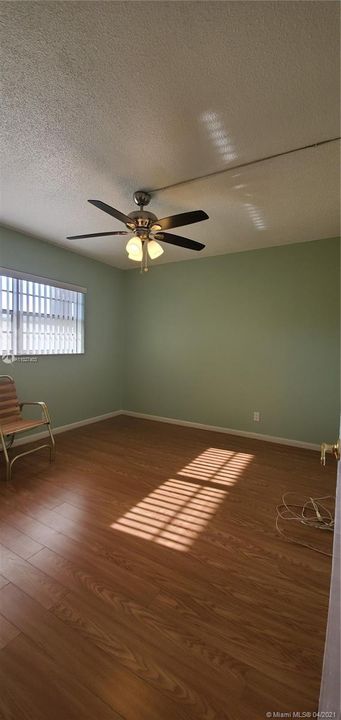 Recently Sold: $76,000 (2 beds, 2 baths, 990 Square Feet)