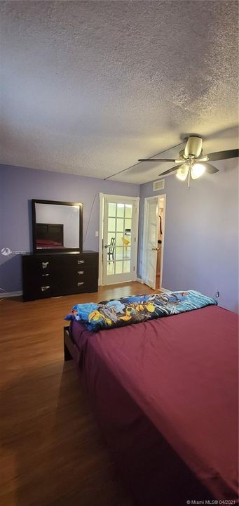 Recently Sold: $76,000 (2 beds, 2 baths, 990 Square Feet)